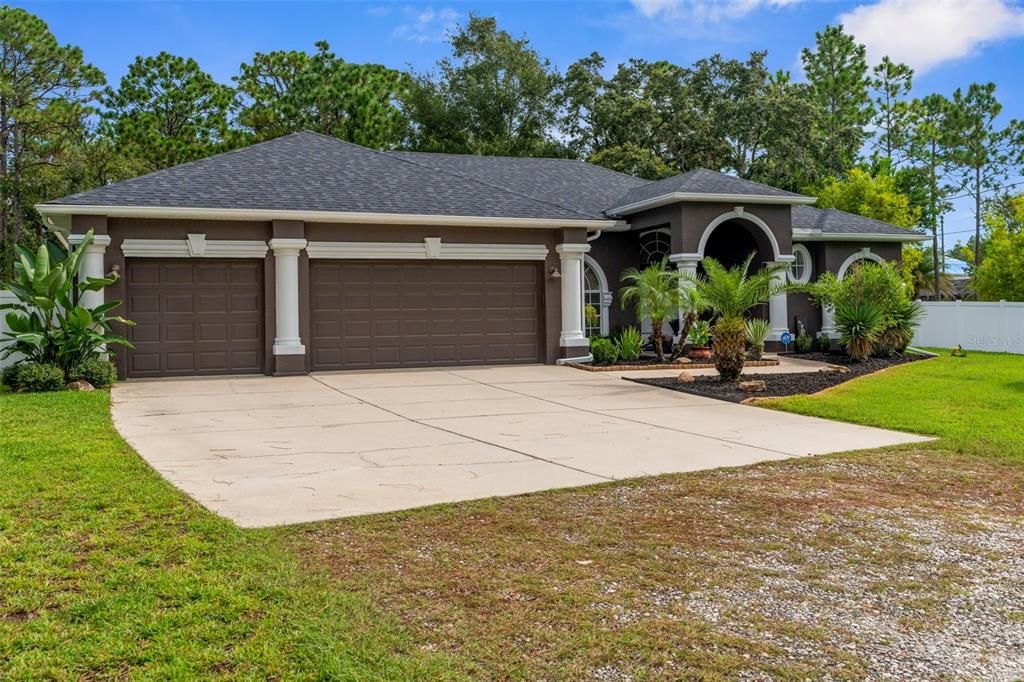 Active With Contract: $395,000 (3 beds, 2 baths, 1770 Square Feet)