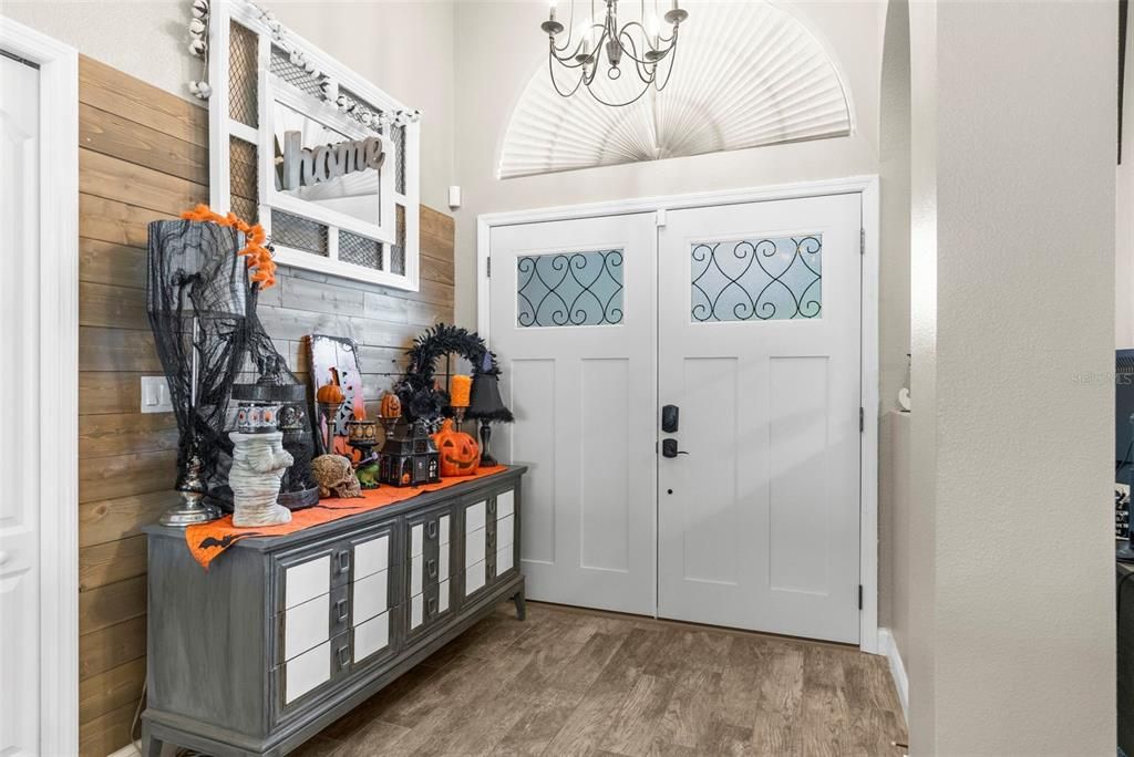 Active With Contract: $395,000 (3 beds, 2 baths, 1770 Square Feet)