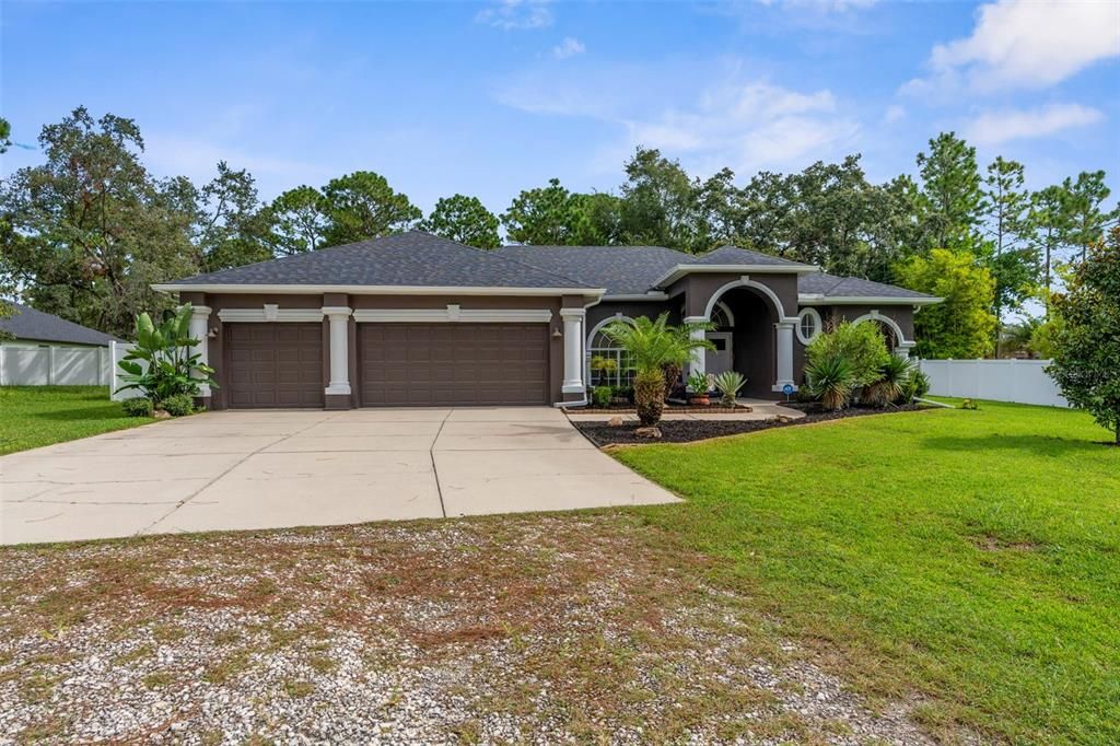 Active With Contract: $395,000 (3 beds, 2 baths, 1770 Square Feet)