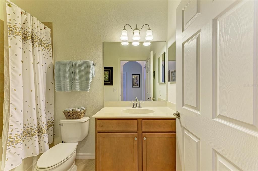 Под контрактом: $275,000 (2 спален, 2 ванн, 1156 Квадратных фут)