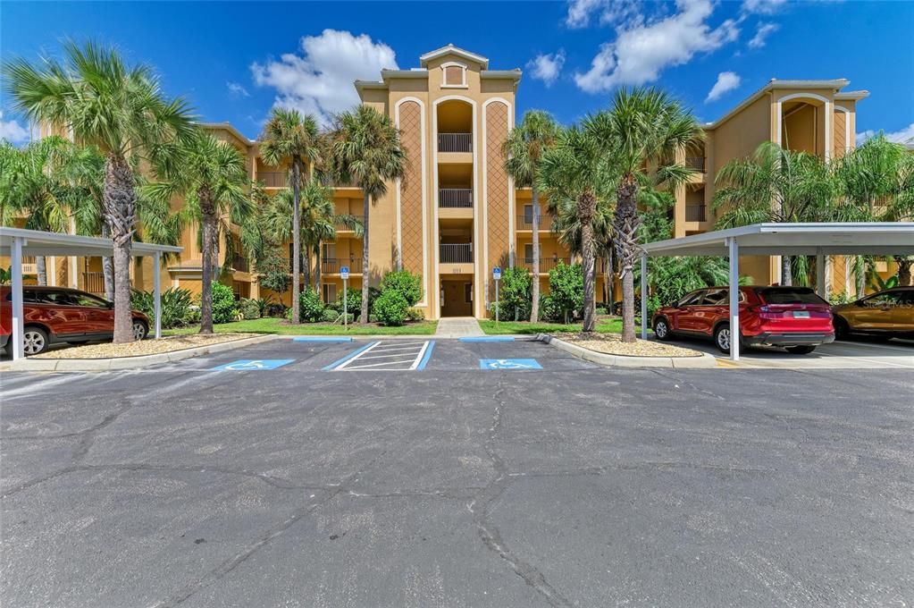 Под контрактом: $275,000 (2 спален, 2 ванн, 1156 Квадратных фут)