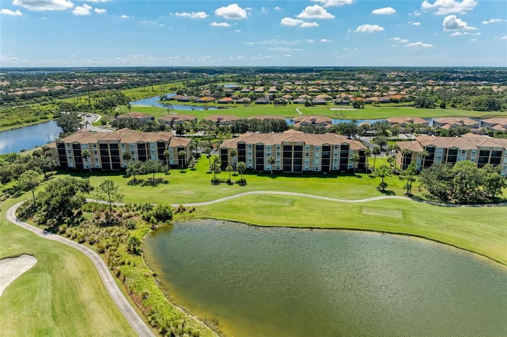 Под контрактом: $275,000 (2 спален, 2 ванн, 1156 Квадратных фут)