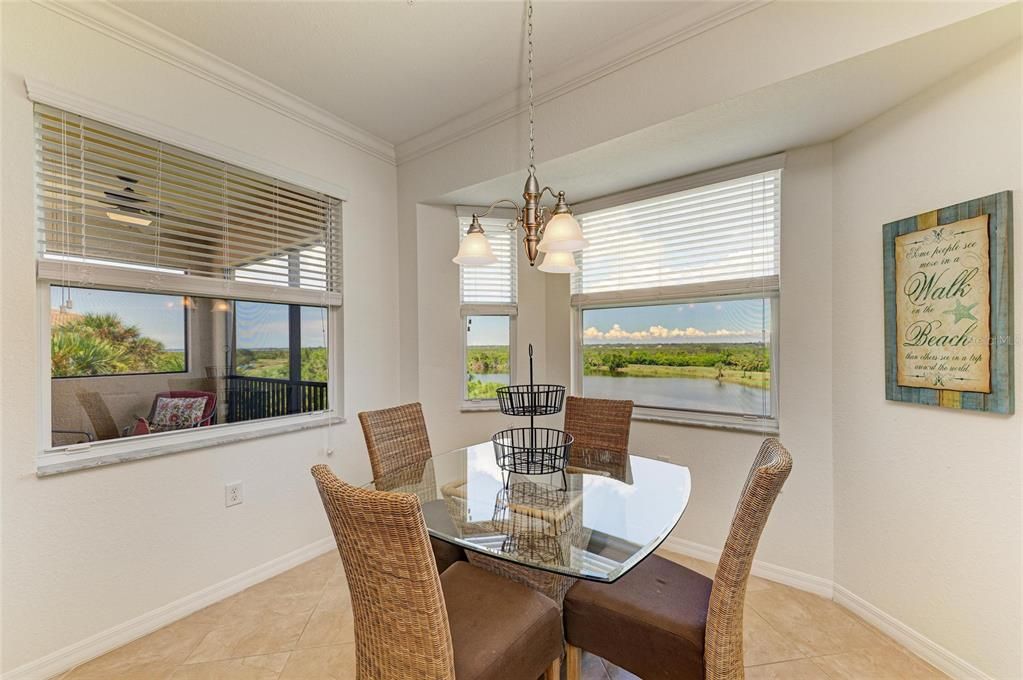 Под контрактом: $275,000 (2 спален, 2 ванн, 1156 Квадратных фут)