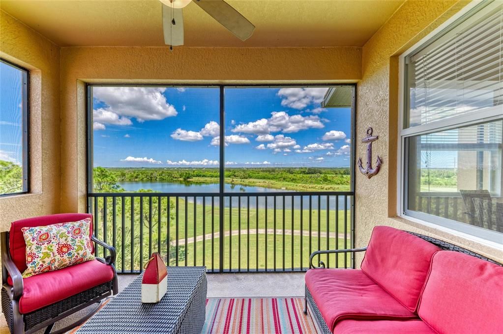 Под контрактом: $275,000 (2 спален, 2 ванн, 1156 Квадратных фут)