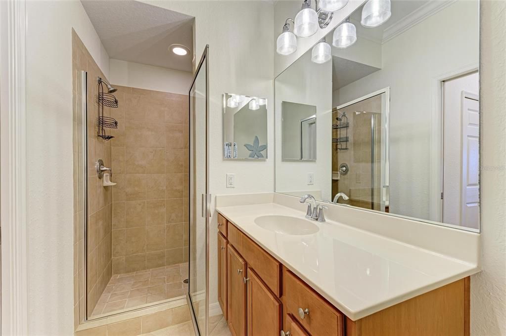 Под контрактом: $275,000 (2 спален, 2 ванн, 1156 Квадратных фут)