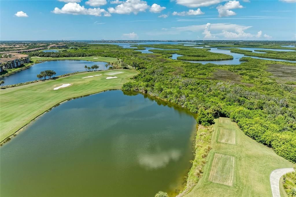 Под контрактом: $275,000 (2 спален, 2 ванн, 1156 Квадратных фут)