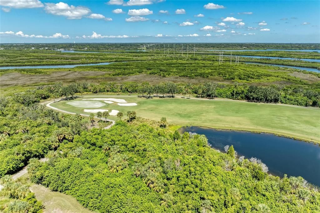 Под контрактом: $275,000 (2 спален, 2 ванн, 1156 Квадратных фут)