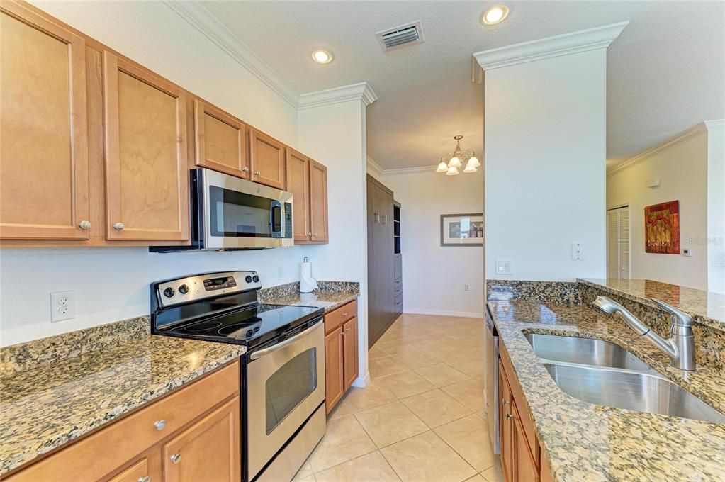 Под контрактом: $275,000 (2 спален, 2 ванн, 1156 Квадратных фут)