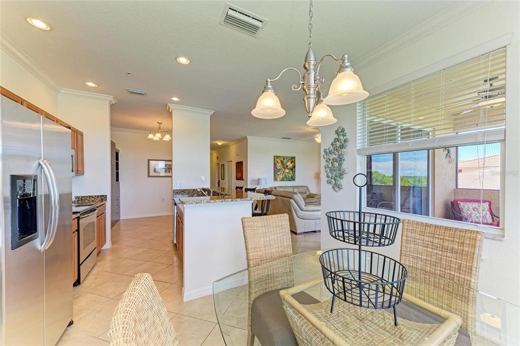 Под контрактом: $275,000 (2 спален, 2 ванн, 1156 Квадратных фут)