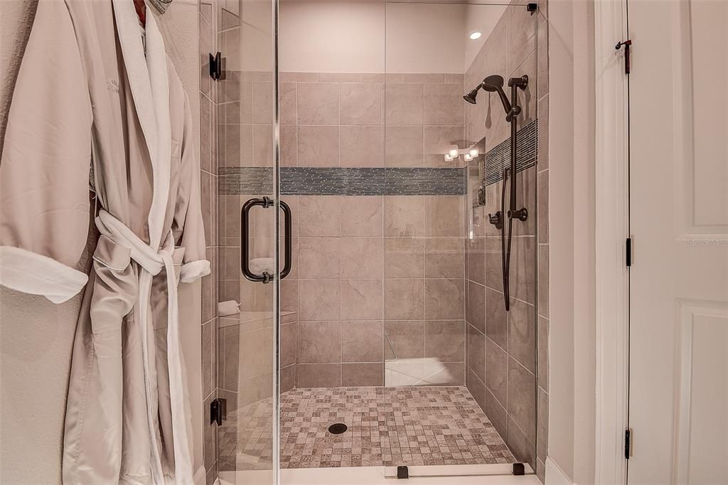 For Sale: $620,000 (3 beds, 2 baths, 1931 Square Feet)