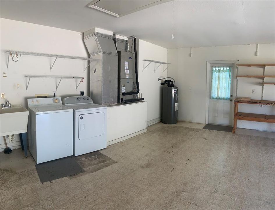 For Rent: $1,700 (3 beds, 2 baths, 1413 Square Feet)