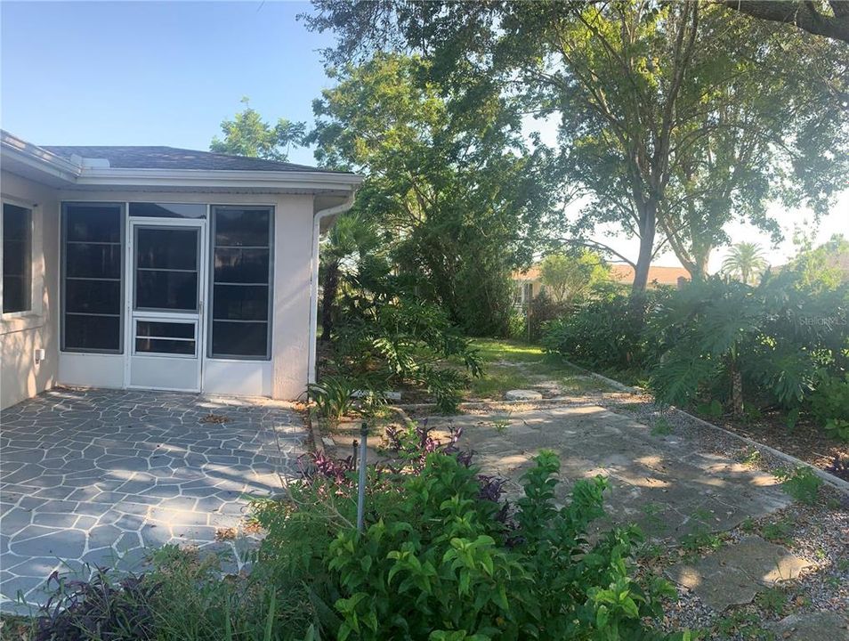 For Rent: $1,700 (3 beds, 2 baths, 1413 Square Feet)