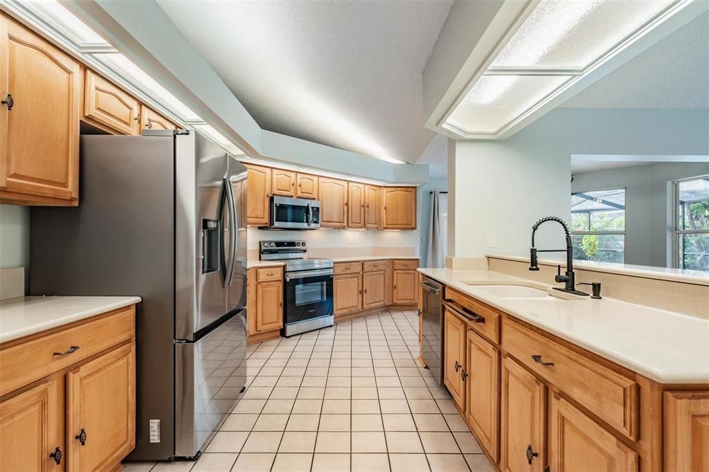 For Sale: $696,000 (5 beds, 3 baths, 3088 Square Feet)