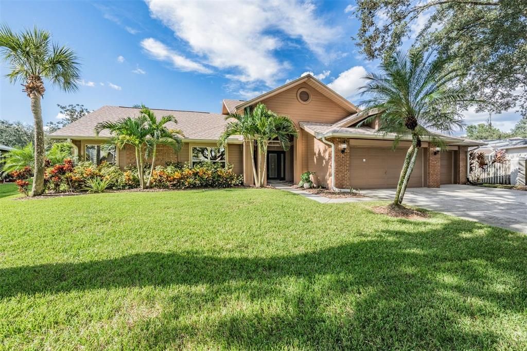 For Sale: $696,000 (5 beds, 3 baths, 3088 Square Feet)