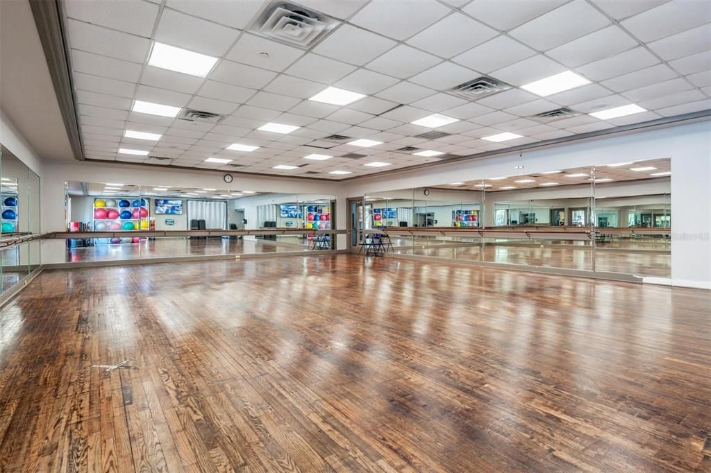 For Sale: $696,000 (5 beds, 3 baths, 3088 Square Feet)