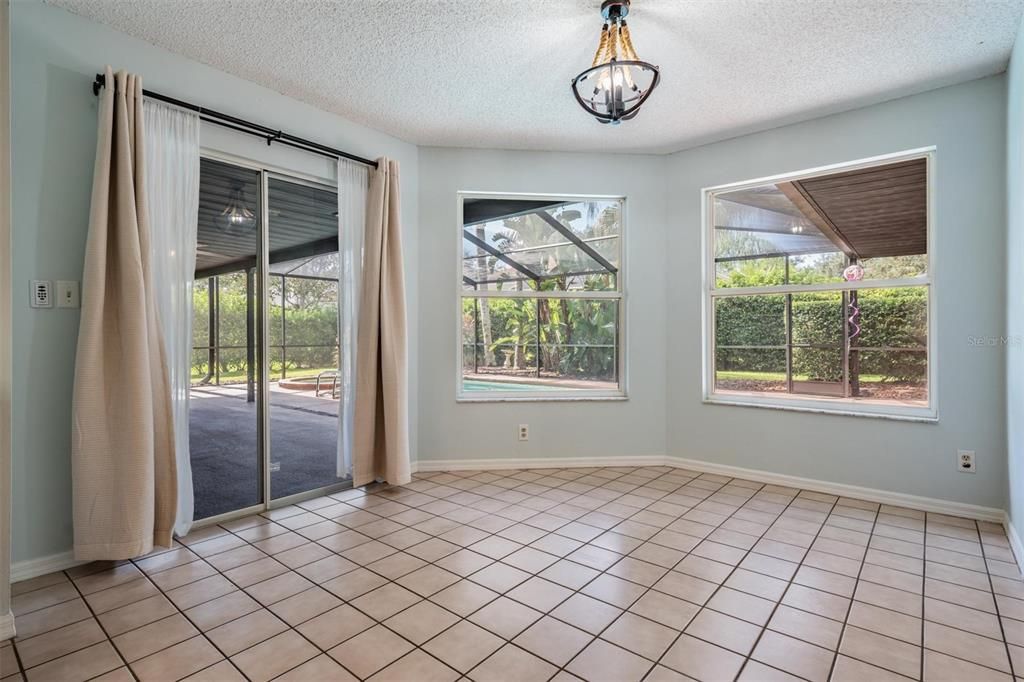 For Sale: $696,000 (5 beds, 3 baths, 3088 Square Feet)