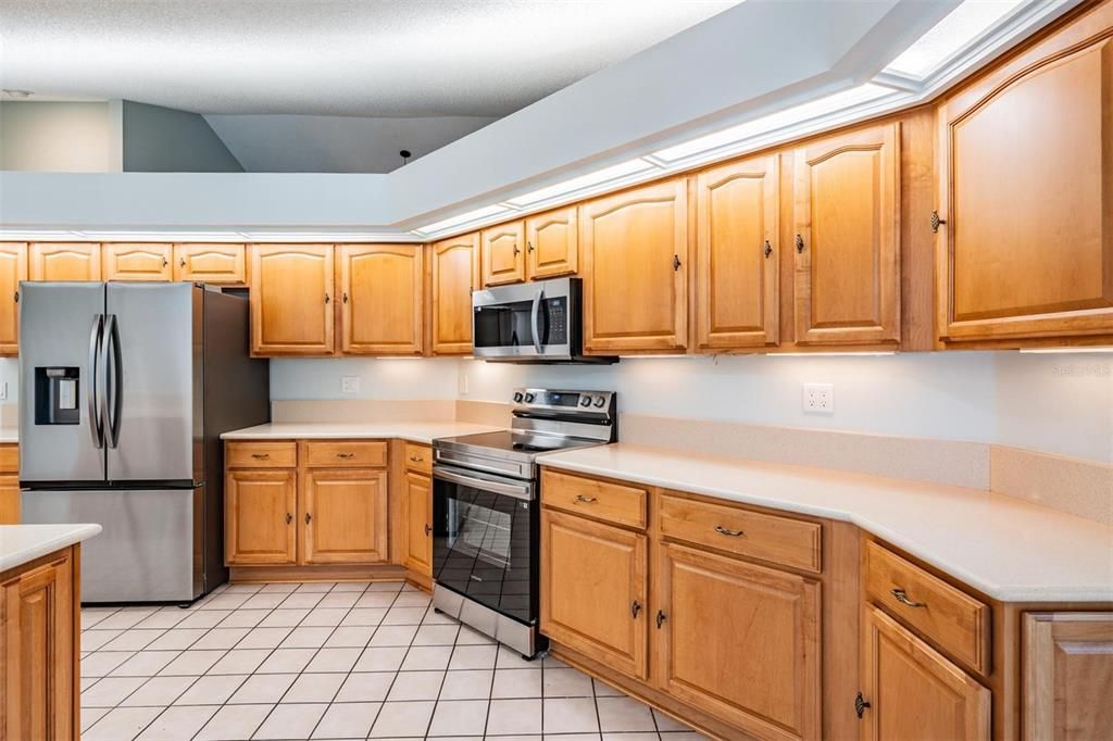 For Sale: $696,000 (5 beds, 3 baths, 3088 Square Feet)