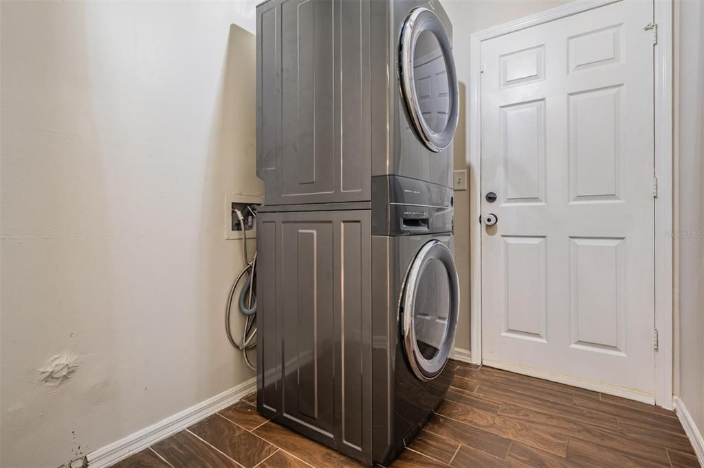 For Sale: $696,000 (5 beds, 3 baths, 3088 Square Feet)