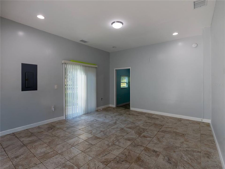 En Venta: $229,000 (1 camas, 1 baños, 864 Pies cuadrados)