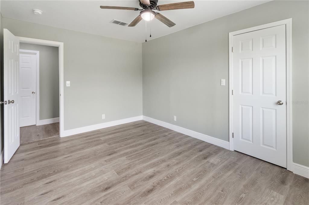 待售: $239,000 (4 贝兹, 2 浴室, 1620 平方英尺)