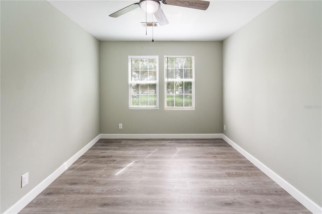 待售: $239,000 (4 贝兹, 2 浴室, 1620 平方英尺)