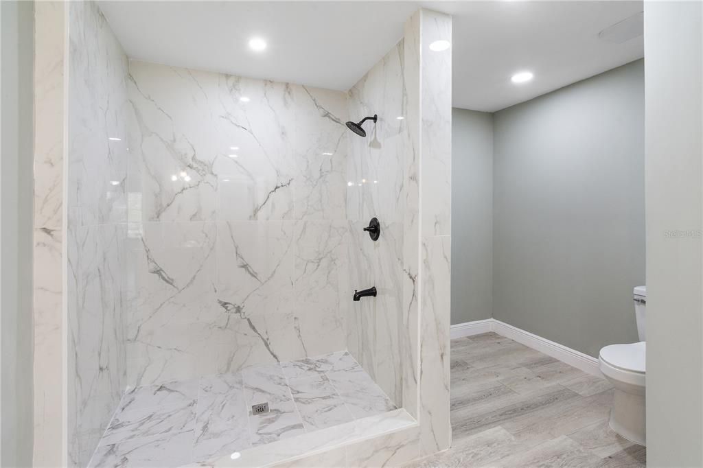 待售: $239,000 (4 贝兹, 2 浴室, 1620 平方英尺)