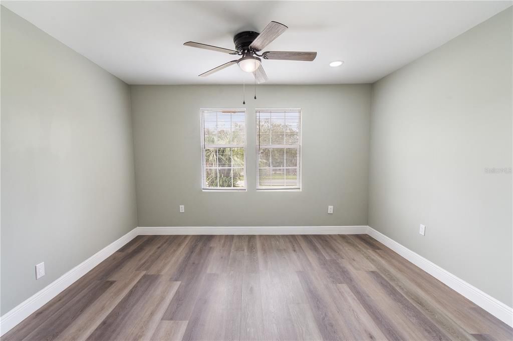 待售: $239,000 (4 贝兹, 2 浴室, 1620 平方英尺)