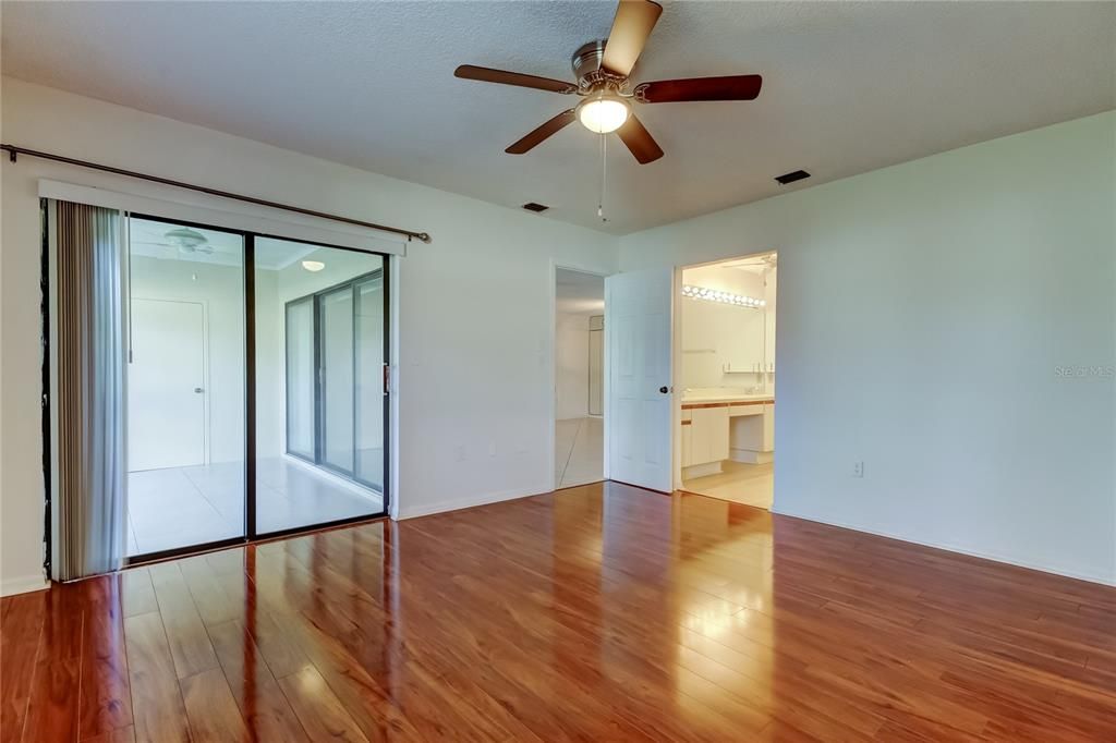 Active With Contract: $185,000 (2 beds, 2 baths, 1300 Square Feet)