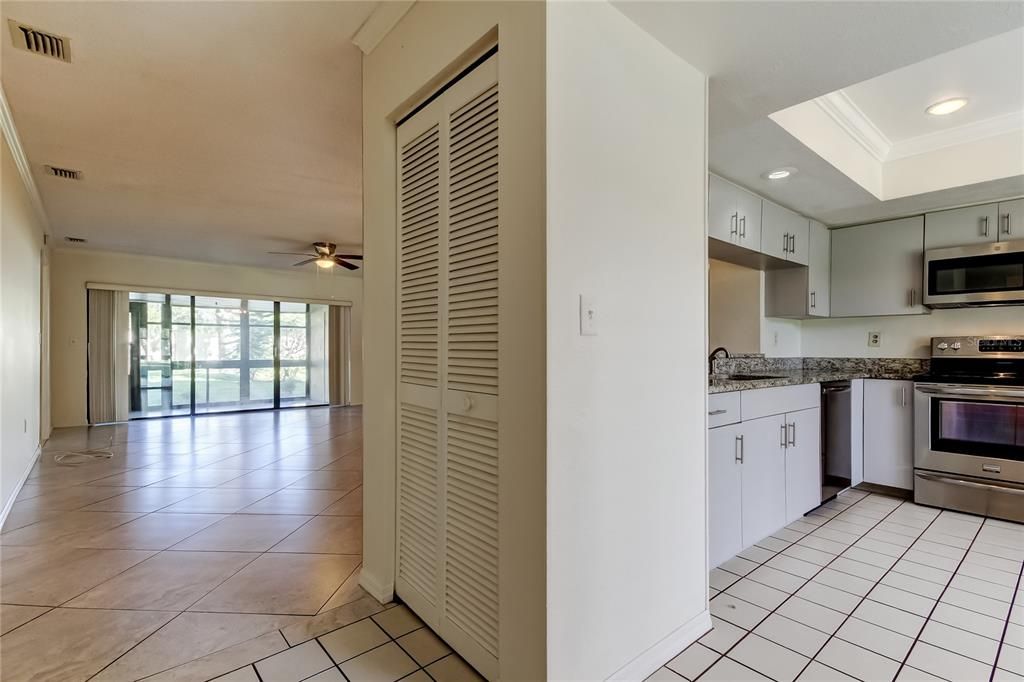 Active With Contract: $185,000 (2 beds, 2 baths, 1300 Square Feet)