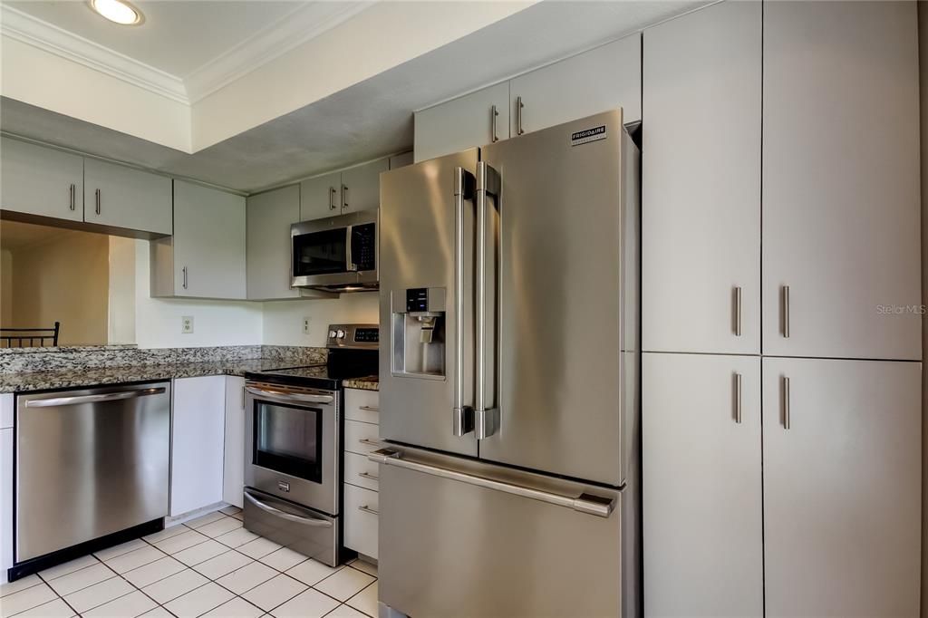 Active With Contract: $185,000 (2 beds, 2 baths, 1300 Square Feet)