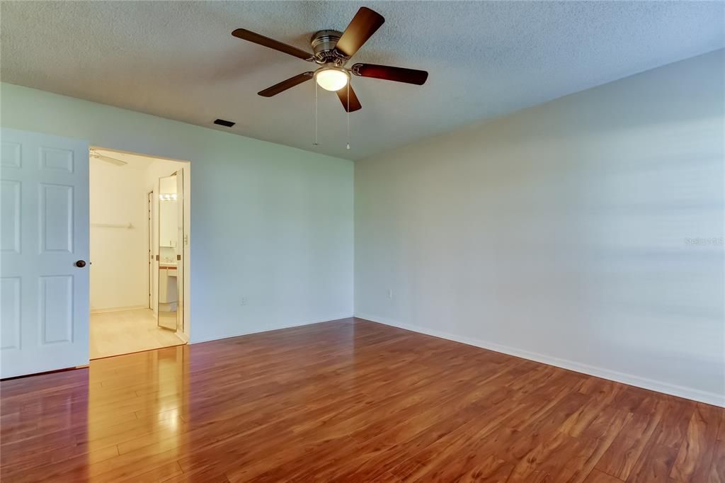 Active With Contract: $185,000 (2 beds, 2 baths, 1300 Square Feet)