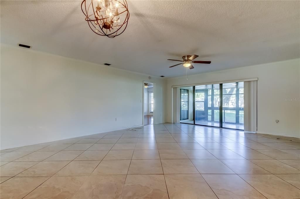 Active With Contract: $185,000 (2 beds, 2 baths, 1300 Square Feet)