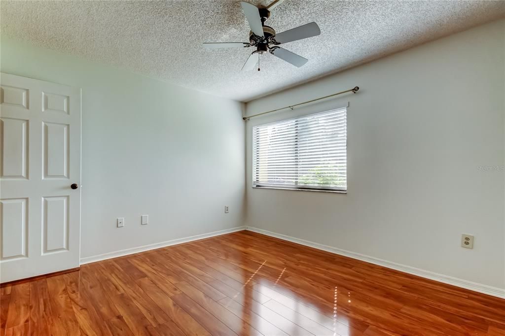 Active With Contract: $185,000 (2 beds, 2 baths, 1300 Square Feet)