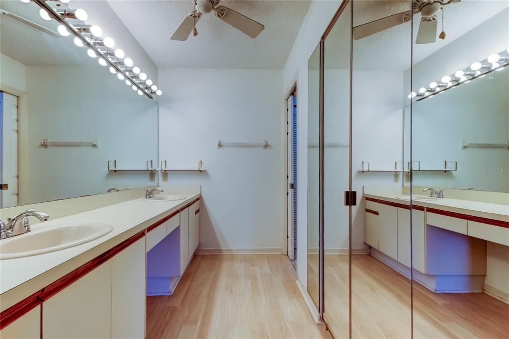 Active With Contract: $185,000 (2 beds, 2 baths, 1300 Square Feet)