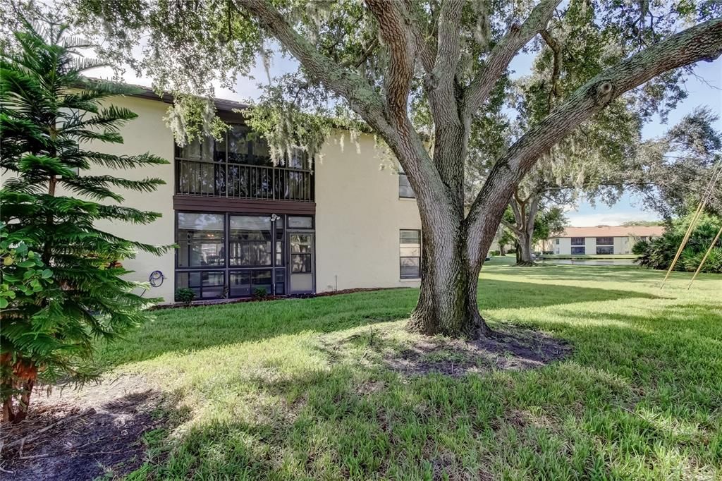 Active With Contract: $185,000 (2 beds, 2 baths, 1300 Square Feet)