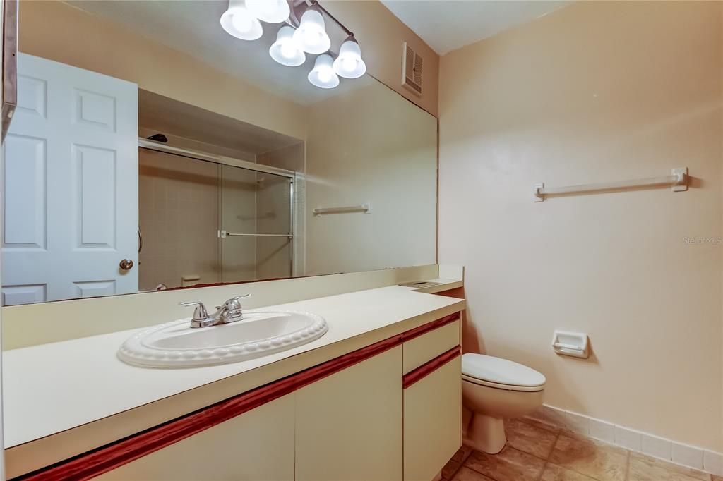 Active With Contract: $185,000 (2 beds, 2 baths, 1300 Square Feet)