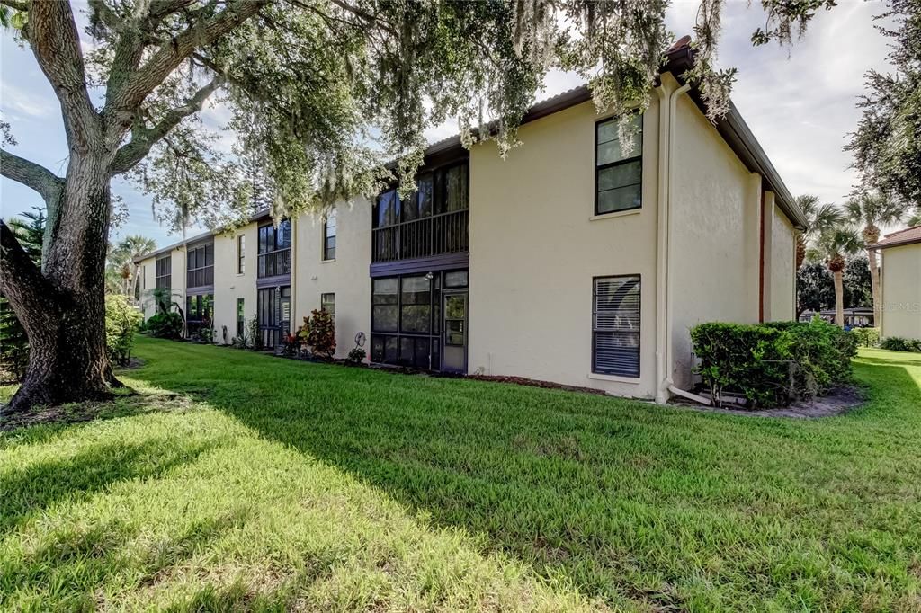 Active With Contract: $185,000 (2 beds, 2 baths, 1300 Square Feet)