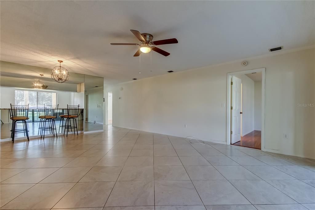 Active With Contract: $185,000 (2 beds, 2 baths, 1300 Square Feet)