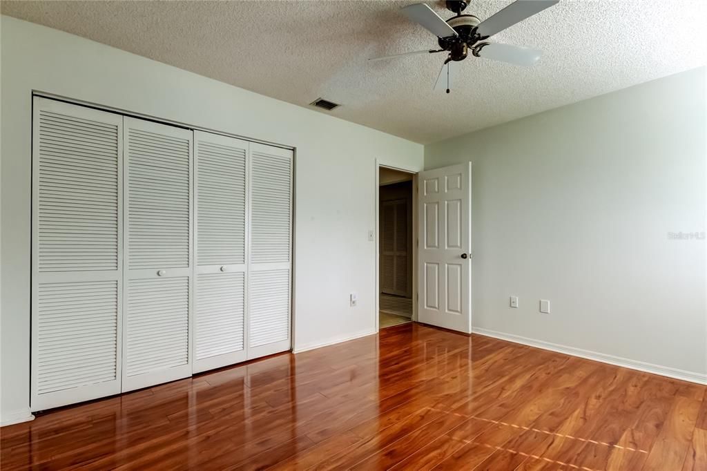 Active With Contract: $185,000 (2 beds, 2 baths, 1300 Square Feet)