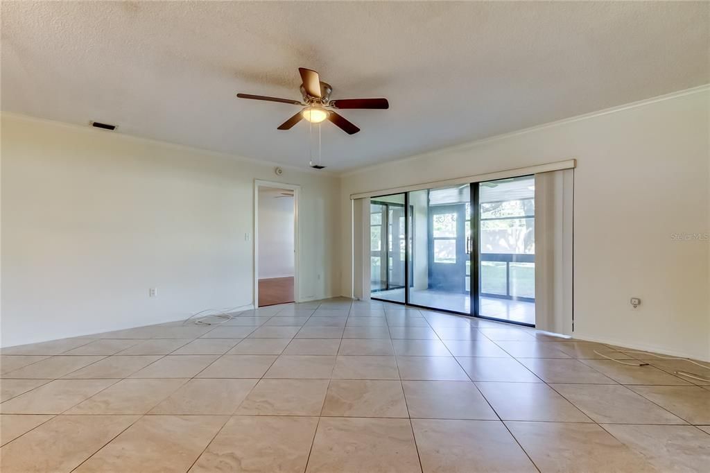 Active With Contract: $185,000 (2 beds, 2 baths, 1300 Square Feet)