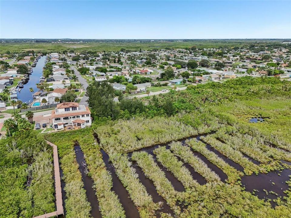 待售: $395,000 (2.03 acres)