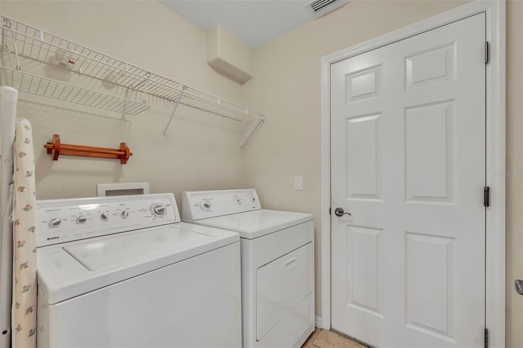 En Venta: $315,000 (3 camas, 2 baños, 1900 Pies cuadrados)