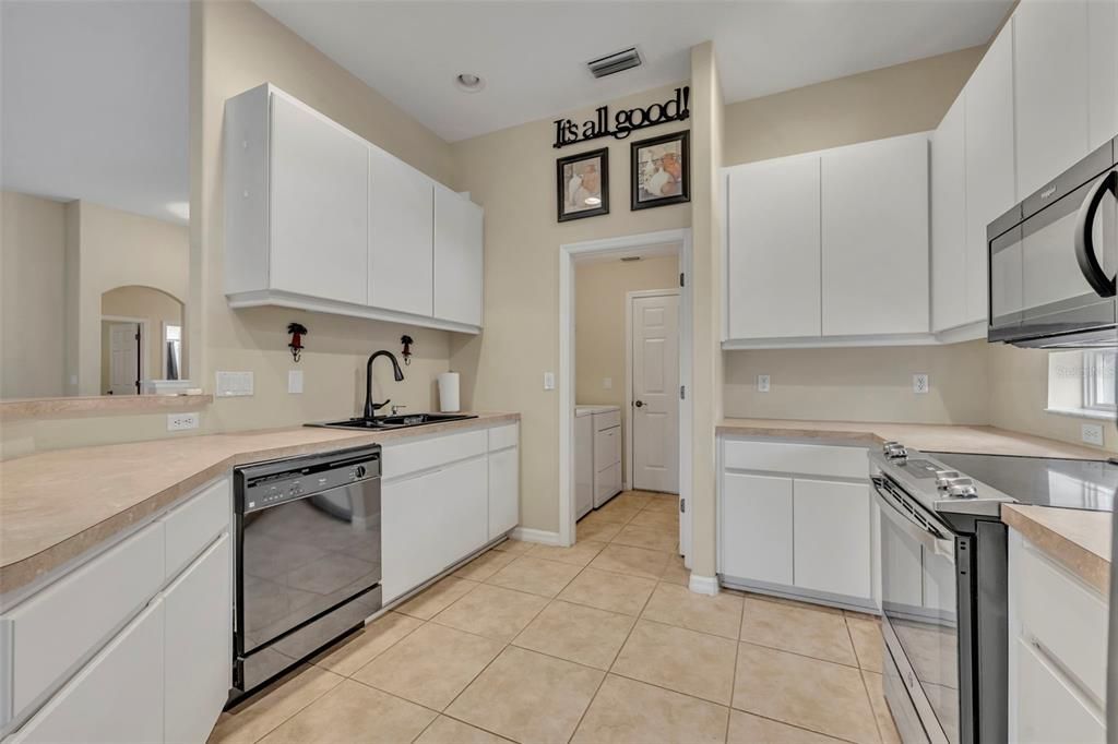 En Venta: $315,000 (3 camas, 2 baños, 1900 Pies cuadrados)