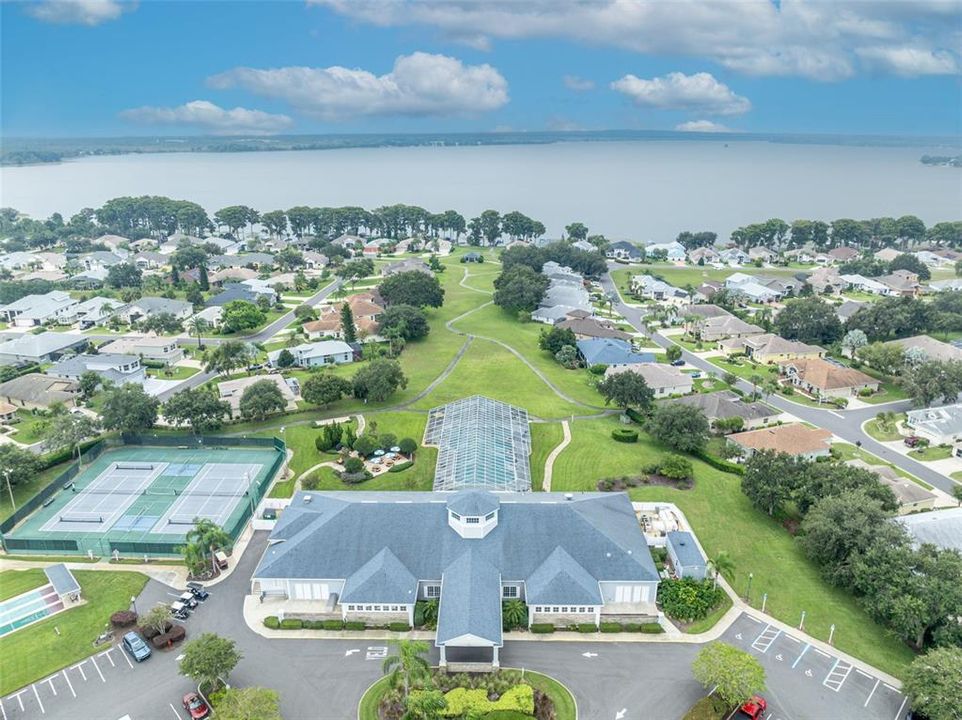 En Venta: $315,000 (3 camas, 2 baños, 1900 Pies cuadrados)