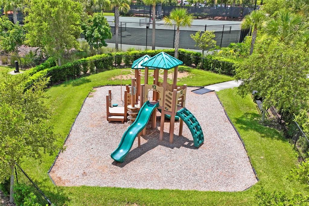 Activo con contrato: $950,000 (3 camas, 3 baños, 3090 Pies cuadrados)