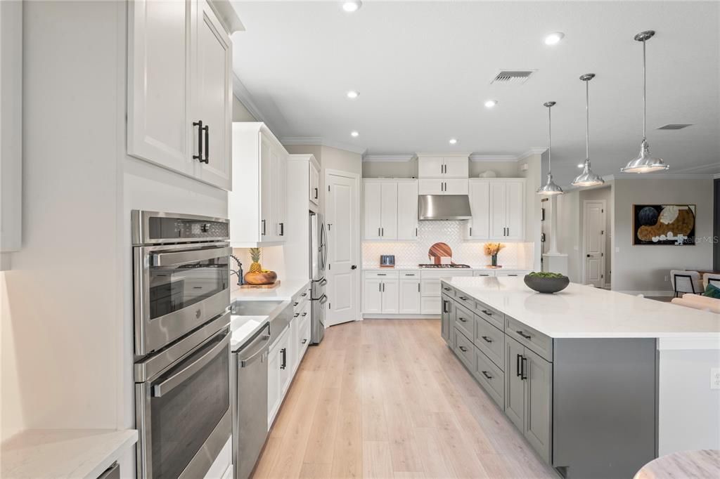 Activo con contrato: $950,000 (3 camas, 3 baños, 3090 Pies cuadrados)