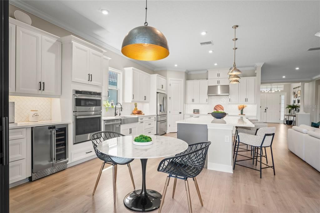 Activo con contrato: $950,000 (3 camas, 3 baños, 3090 Pies cuadrados)