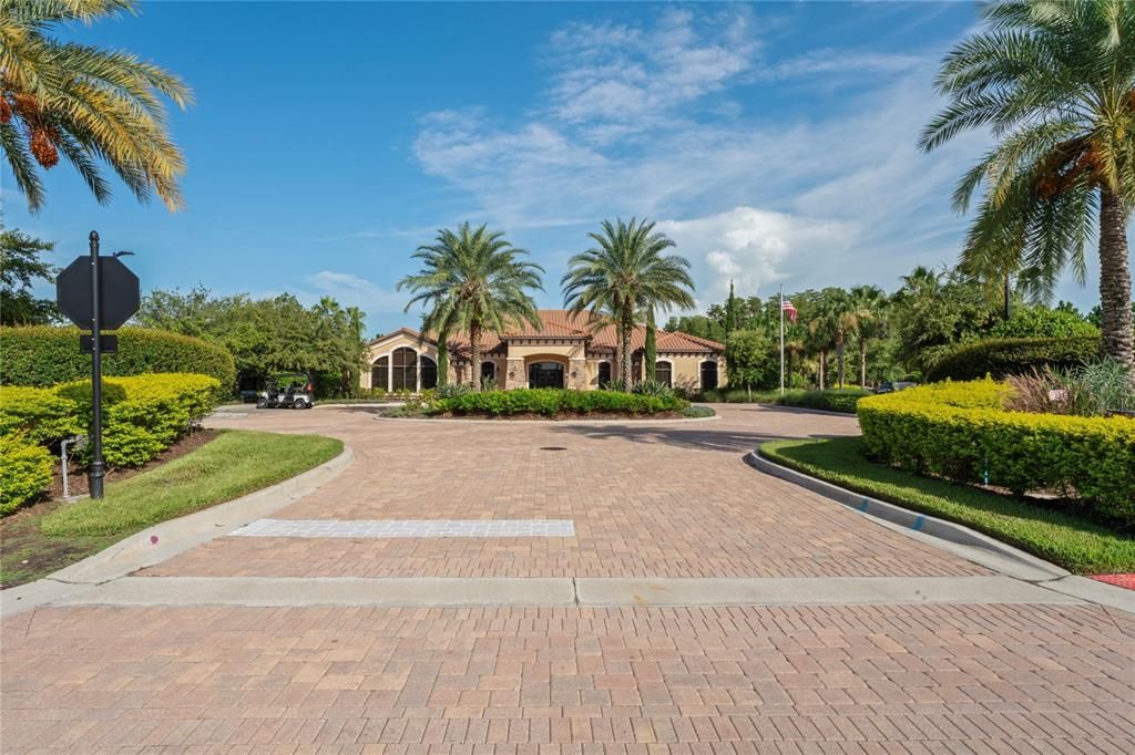 Activo con contrato: $950,000 (3 camas, 3 baños, 3090 Pies cuadrados)