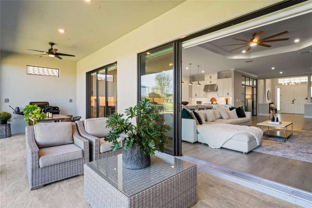 Activo con contrato: $950,000 (3 camas, 3 baños, 3090 Pies cuadrados)