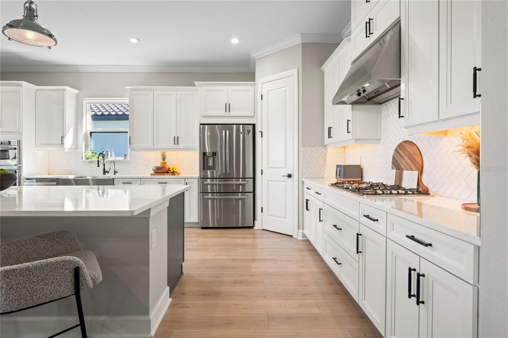 Activo con contrato: $950,000 (3 camas, 3 baños, 3090 Pies cuadrados)